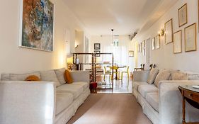 Pitti Deluxe Apartment